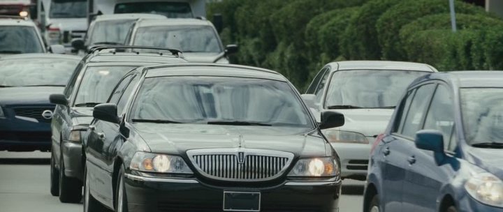 2003 Lincoln Town Car Signature