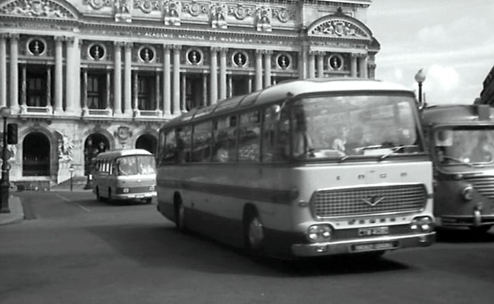 1966 Ford R-226 Duple Empress