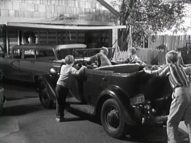 1933 Ford V8 Phaeton [40]