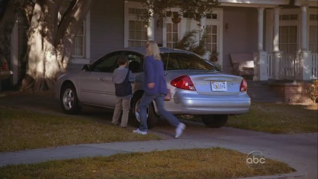 2000 Ford Taurus [D186]