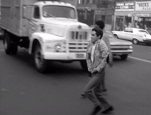 International Harvester R-185