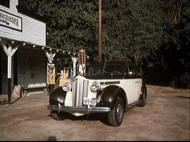 1938 Packard Eight Touring Sedan [1601]