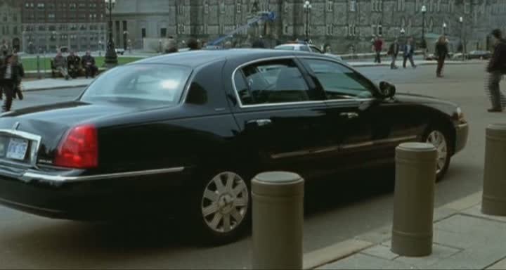2003 Lincoln Town Car