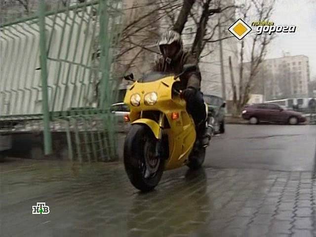 Honda RVF 400 [NC35]