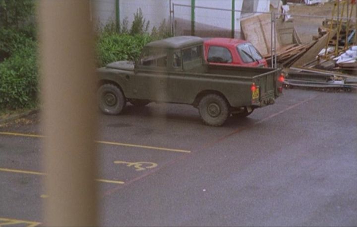 Land-Rover 109'' Series III Pickup