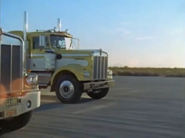 IMCDb.org: 1972 Kenworth W-900 A in 