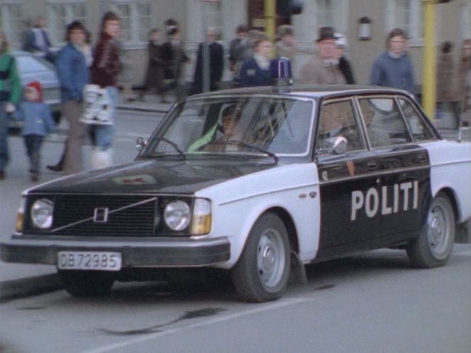 1975 Volvo 244 L Politi