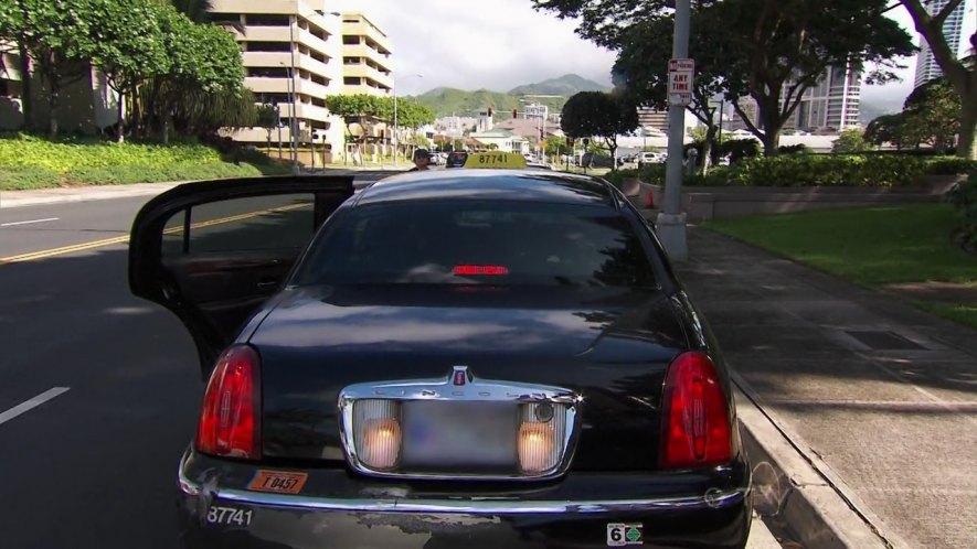 2000 Lincoln Town Car Cartier L