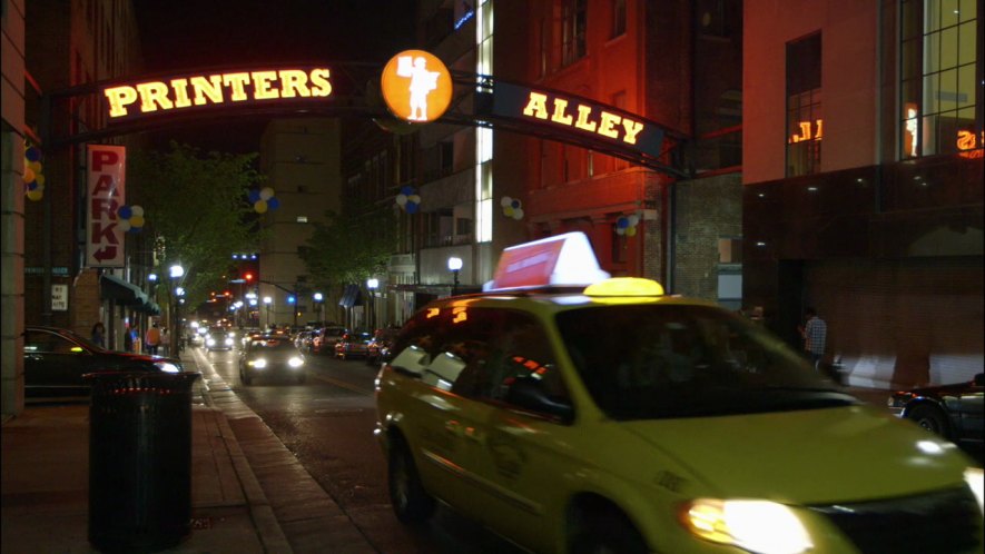 2005 Chrysler Town & Country [RS]