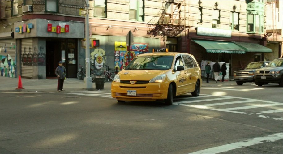 2004 Toyota Sienna [MCL20]