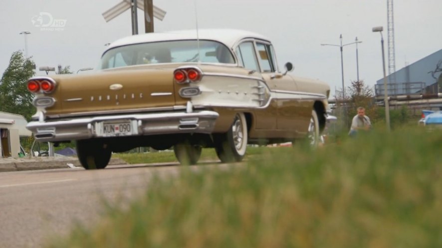1958 Pontiac Star Chief Custom 4-Door Sedan