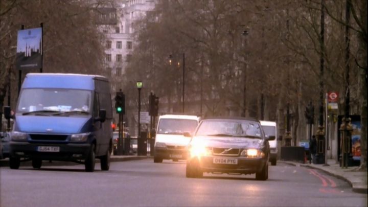 2004 Ford Transit 2.4 TDDi 330L Medium Roof RWD MkIV [V184]