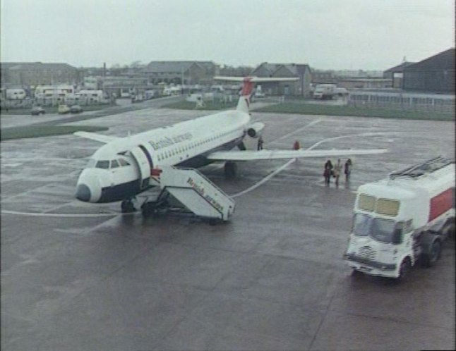 Foden S20 Airport fuel tanker