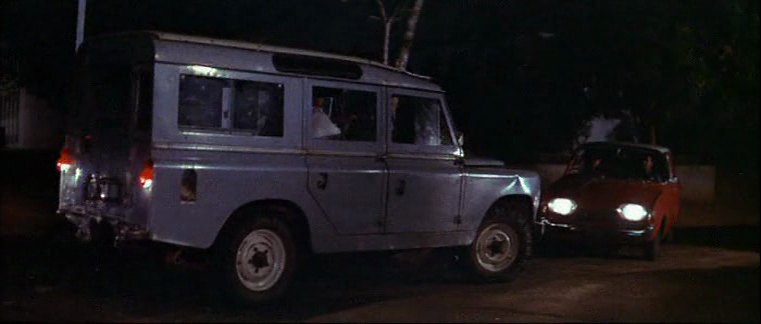 Land-Rover 109'' Series IIa Station Wagon