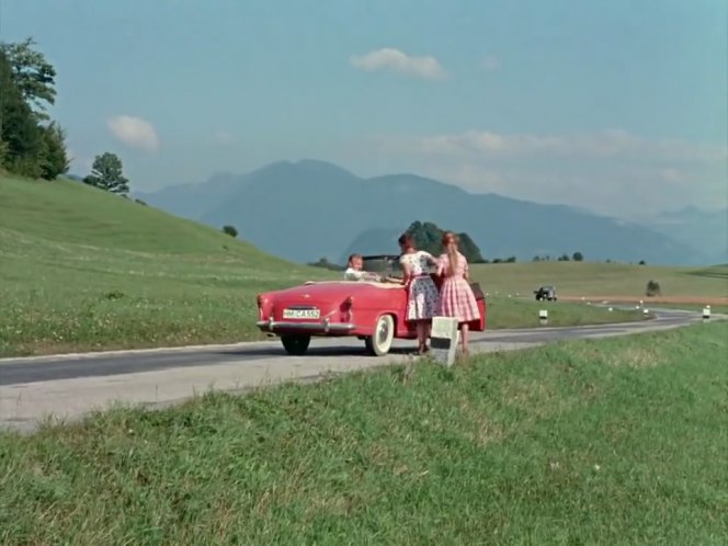 IMCDb.org: 1959 Škoda Felicia Roadster [Typ 994] In "Im Weißen Rößl, 1960"