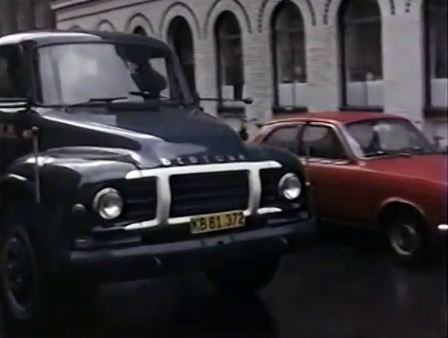 Bedford J5