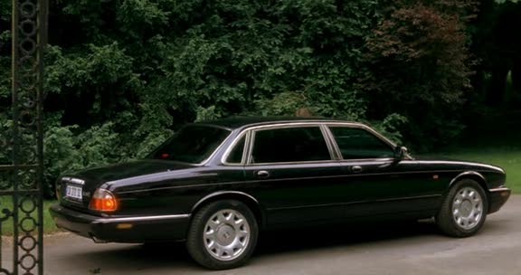 1998 Daimler V8 [X308]