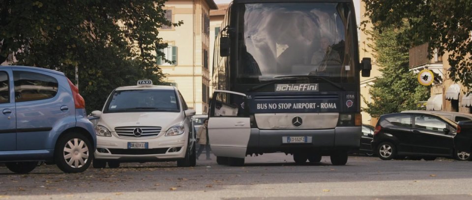 Mercedes-Benz O 404 RHD