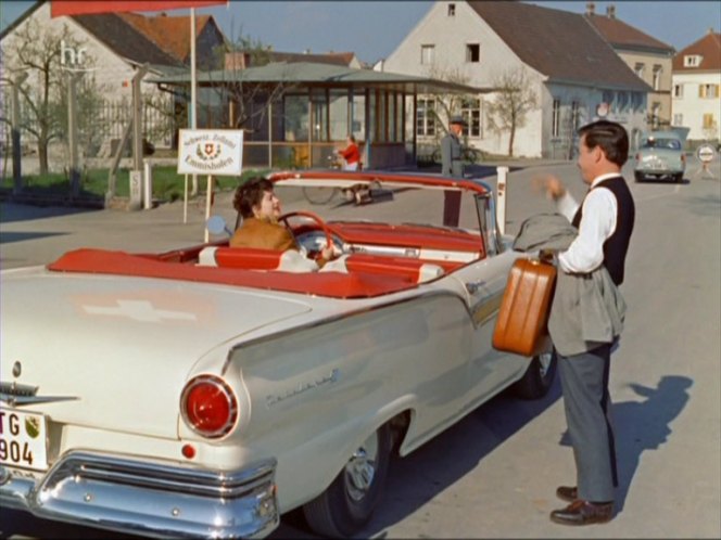 1957 Ford Fairlane 500 Sunliner [76B]