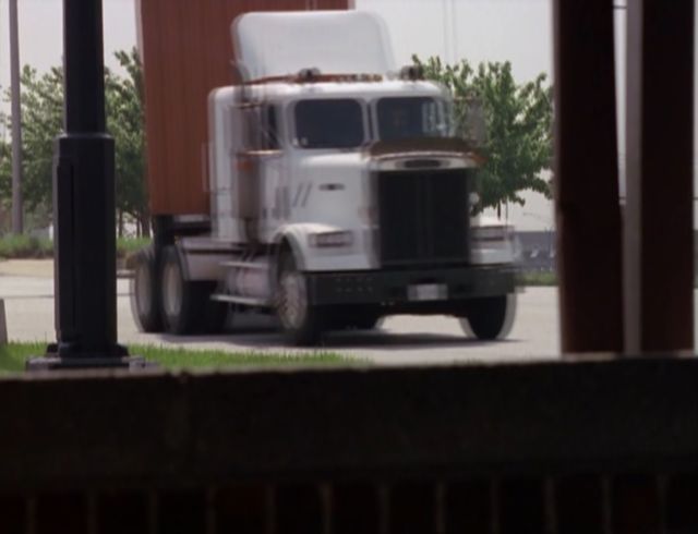 1984 Freightliner FLC 120 64 T