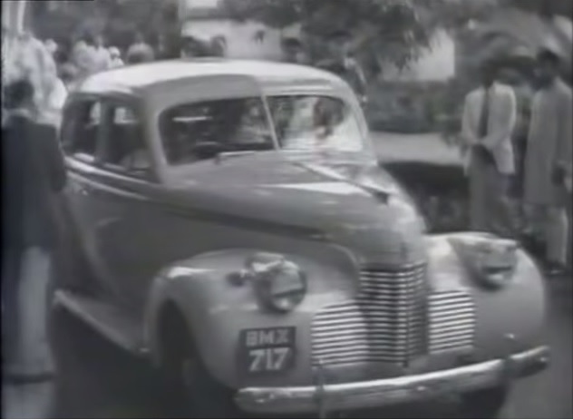 1940 Chevrolet Master De Luxe Sport Sedan [KH]