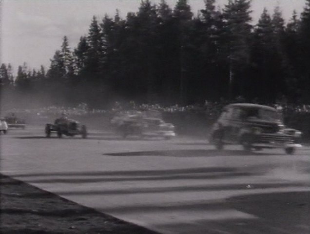 1946 Ford De Luxe Fordor Sedan [73A]