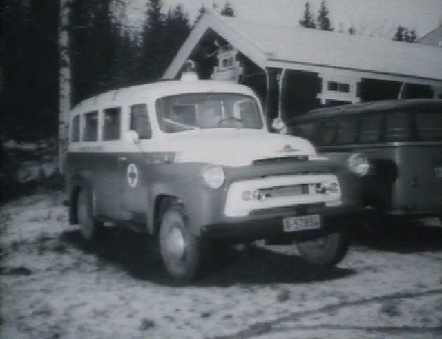 1956 International Harvester Travelall Ambulanse Sykebil