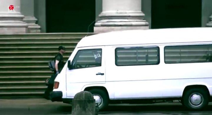 Mercedes-Benz MB 100