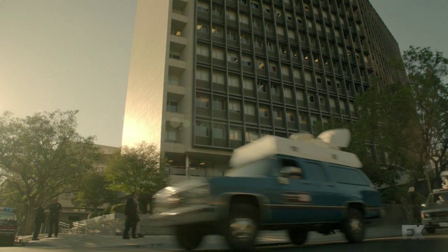 1990 GMC Suburban SLE [R-2500]