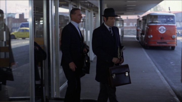 unknown airfield bus Hamburg Fuhlsbüttel