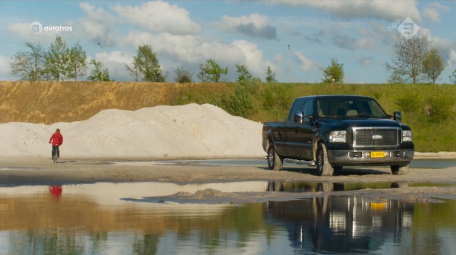 2005 Ford F-Series Super Duty Crew Cab [PHN131]