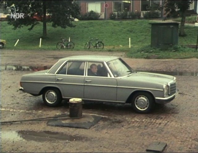 1976 Mercedes-Benz 200 D [W115]