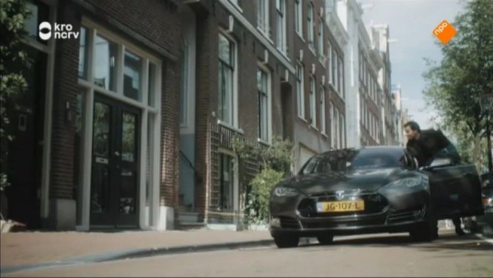 2016 Tesla Model S 70D