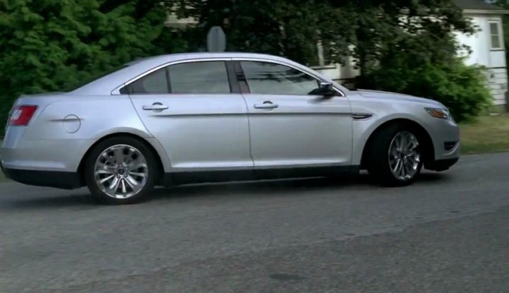 2010 Ford Taurus