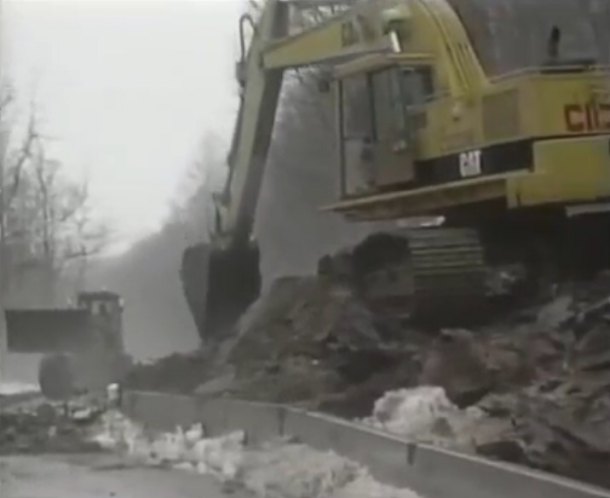 Caterpillar 235 D