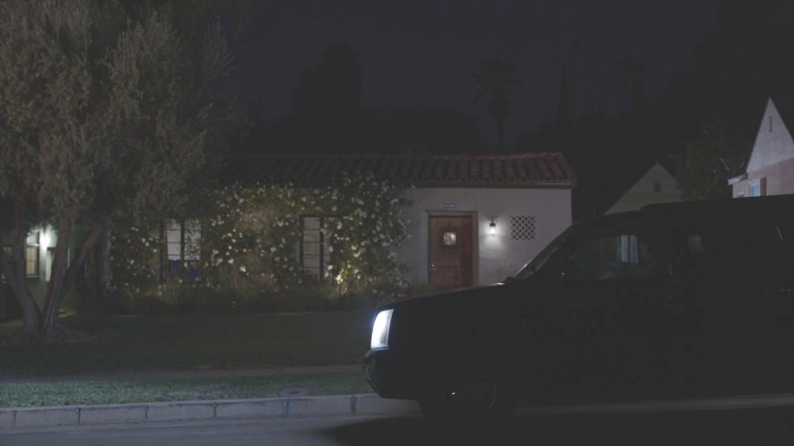 2002 Cadillac Escalade [GMT820]