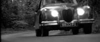 Click for details and comments about this vehicle 2001911