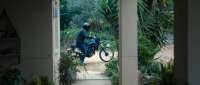 Click for details and comments about this vehicle 2105915